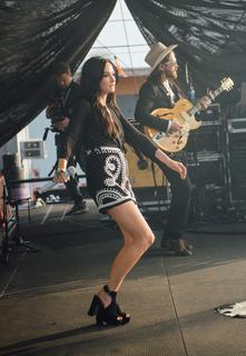 Kacey Musgraves feet photo thumbnail
