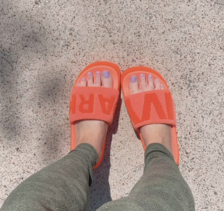 Kacey Musgraves feet photo thumbnail