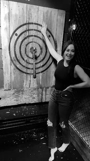 Kacey Musgraves feet photo thumbnail