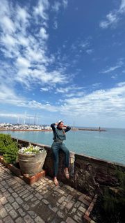 Kacey Musgraves feet photo thumbnail