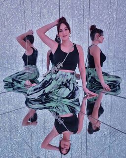 Kacey Musgraves feet photo thumbnail