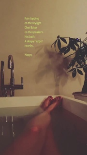 Kacey Musgraves feet photo thumbnail