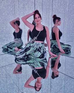 Kacey Musgraves feet photo thumbnail