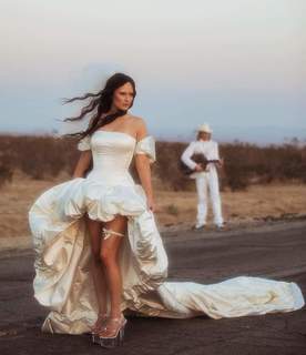 Kacey Musgraves feet photo thumbnail