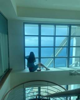 Kacey Musgraves feet photo thumbnail