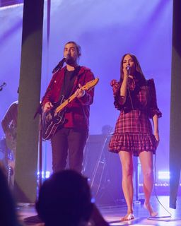 Kacey Musgraves feet photo thumbnail