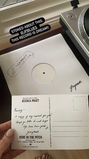 Kacey Musgraves feet photo thumbnail