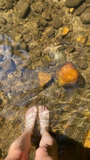 Kacey Musgraves feet photo thumbnail