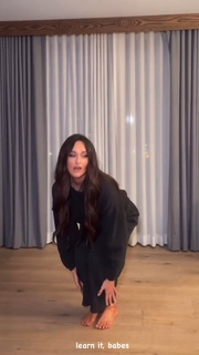 Kacey Musgraves feet photo thumbnail