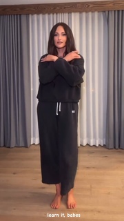 Kacey Musgraves feet photo thumbnail