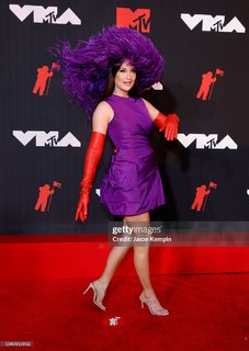 Kacey Musgraves feet photo thumbnail