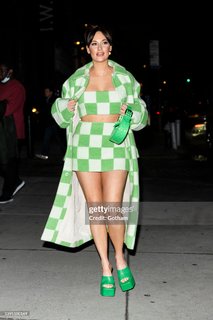 Kacey Musgraves feet photo thumbnail