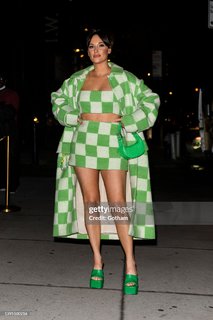 Kacey Musgraves feet photo thumbnail