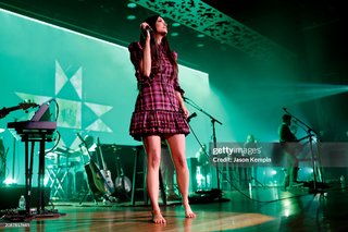 Kacey Musgraves feet photo thumbnail