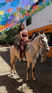 Kacey Musgraves feet photo thumbnail