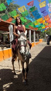 Kacey Musgraves feet photo thumbnail