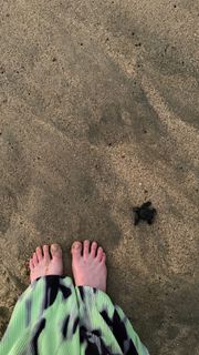 Kacey Musgraves feet photo thumbnail