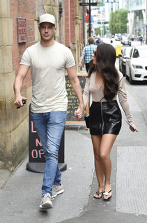 Kady McDermott feet photo thumbnail