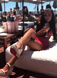 Kady McDermott feet photo thumbnail