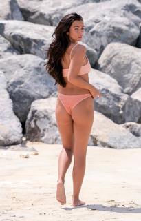 Kady McDermott feet photo thumbnail