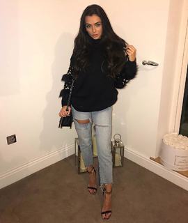 Kady McDermott feet photo thumbnail