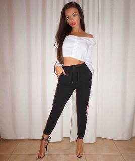 Kady McDermott feet photo thumbnail