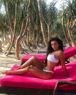 Kady McDermott feet photo thumbnail