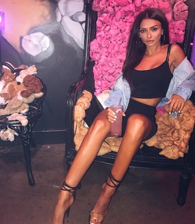 Kady McDermott feet photo thumbnail