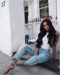 Kady McDermott feet photo thumbnail