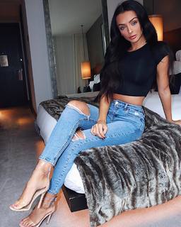 Kady McDermott feet photo thumbnail