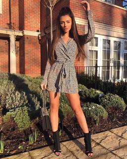 Kady McDermott feet photo thumbnail