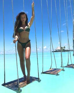 Kady McDermott feet photo thumbnail