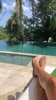 Kady McDermott feet photo thumbnail