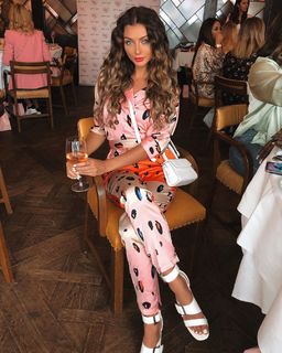 Kady McDermott feet photo thumbnail