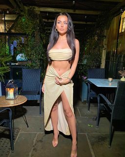 Kady McDermott feet photo thumbnail