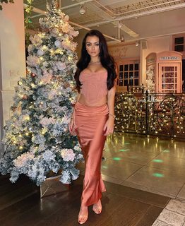 Kady McDermott feet photo thumbnail