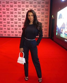 Kady McDermott feet photo thumbnail