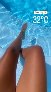 Kady McDermott feet photo thumbnail