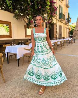 Kady McDermott feet photo thumbnail