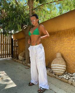 Kady McDermott feet photo thumbnail