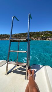 Kady McDermott feet photo thumbnail