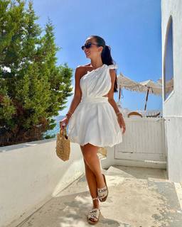 Kady McDermott feet photo thumbnail