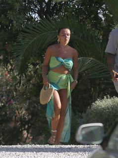 Kady McDermott feet photo thumbnail