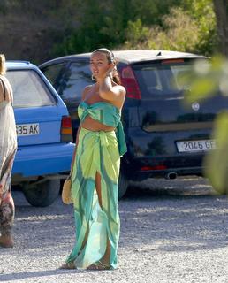 Kady McDermott feet photo thumbnail