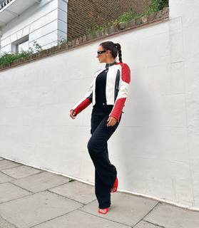 Kady McDermott feet photo thumbnail