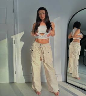 Kady McDermott feet photo thumbnail