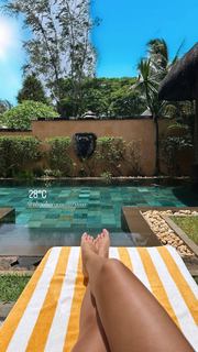 Kady McDermott feet photo thumbnail