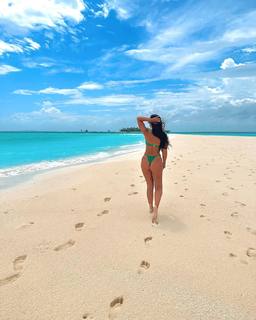 Kady McDermott feet photo thumbnail