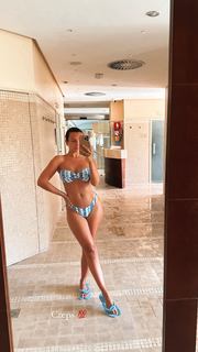 Kady McDermott feet photo thumbnail