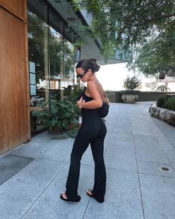 Kady McDermott feet photo thumbnail